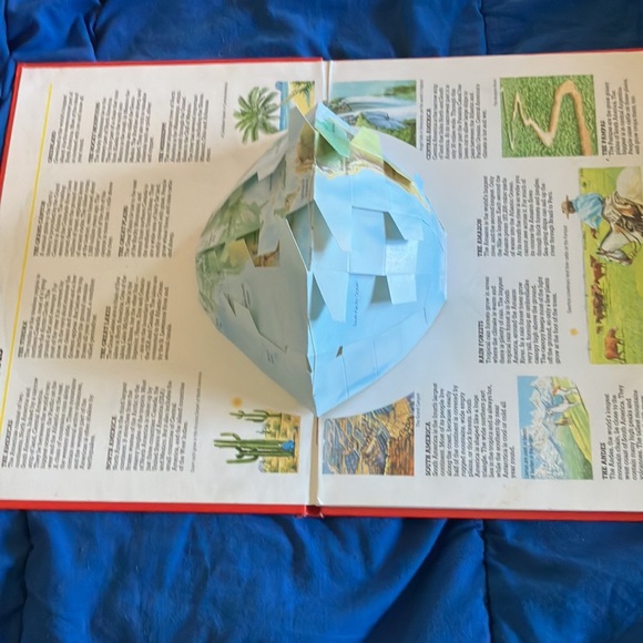 Interactive Pop-Up Atlas Book - Picture 2 of 4
